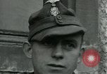 Standbild SS-Totenkopfverbände oder SS-TV deutsche Kriegsgefangene Westfront, 1945, aus Sekunde 59 historischem Filmmaterial Videoclip 65675028021