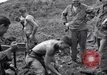 Standbild USA Soldaten Guam, 1944, aus Sekunde 26 historischem Filmmaterial Videoclip 65675028022