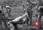 Standbild USA Soldaten Guam, 1944, aus Sekunde 28 historischem Filmmaterial Videoclip 65675028022