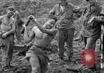 Standbild USA Soldaten Guam, 1944, aus Sekunde 30 historischem Filmmaterial Videoclip 65675028022