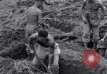 Standbild USA Soldaten Guam, 1944, aus Sekunde 32 historischem Filmmaterial Videoclip 65675028022