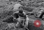 Standbild USA Soldaten Guam, 1944, aus Sekunde 34 historischem Filmmaterial Videoclip 65675028022