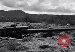 Standbild zerstörten Waffen und Flugzeugen Guam, 1944, aus Sekunde 6 historischem Filmmaterial Videoclip 65675028023