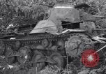 Standbild zerstörten Waffen und Flugzeugen Guam, 1944, aus Sekunde 54 historischem Filmmaterial Videoclip 65675028023