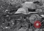 Standbild zerstörten Waffen und Flugzeugen Guam, 1944, aus Sekunde 55 historischem Filmmaterial Videoclip 65675028023
