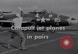 Immagine di Catapulta di velivoli a getto dalla portaerei United States USA, 1951, secondo 7 filmato di repertorio 65675028031