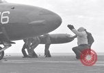 Immagine di Catapulta di velivoli a getto dalla portaerei United States USA, 1951, secondo 11 filmato di repertorio 65675028031