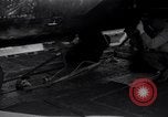 Immagine di Catapulta di velivoli a getto dalla portaerei United States USA, 1951, secondo 19 filmato di repertorio 65675028031