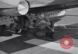 Immagine di Catapulta di velivoli a getto dalla portaerei United States USA, 1951, secondo 28 filmato di repertorio 65675028031