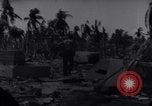 Standbild Wracks von Panzern Marshall Inseln, 1944, aus Sekunde 15 historischem Filmmaterial Videoclip 65675028033