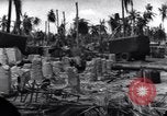 Standbild Wracks von Panzern Marshall Inseln, 1944, aus Sekunde 23 historischem Filmmaterial Videoclip 65675028033