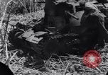 Standbild Wracks von Panzern Marshall Inseln, 1944, aus Sekunde 27 historischem Filmmaterial Videoclip 65675028033