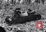 Standbild Wracks von Panzern Marshall Inseln, 1944, aus Sekunde 32 historischem Filmmaterial Videoclip 65675028033