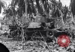 Standbild Wracks von Panzern Marshall Inseln, 1944, aus Sekunde 35 historischem Filmmaterial Videoclip 65675028033