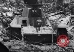 Standbild Wracks von Panzern Marshall Inseln, 1944, aus Sekunde 46 historischem Filmmaterial Videoclip 65675028033