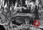 Standbild Wracks von Panzern Marshall Inseln, 1944, aus Sekunde 55 historischem Filmmaterial Videoclip 65675028033