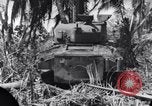 Standbild Wracks von Panzern Marshall Inseln, 1944, aus Sekunde 56 historischem Filmmaterial Videoclip 65675028033