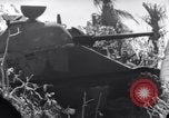 Standbild Wracks von Panzern Marshall Inseln, 1944, aus Sekunde 58 historischem Filmmaterial Videoclip 65675028033