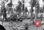 Standbild Wracks von Panzern Marshall Inseln, 1944, aus Sekunde 61 historischem Filmmaterial Videoclip 65675028033