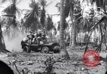 Standbild Wracks von Panzern Marshall Inseln, 1944, aus Sekunde 62 historischem Filmmaterial Videoclip 65675028033