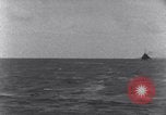 Standbild japanischen Gefangenen Marshall Inseln, 1944, aus Sekunde 26 historischem Filmmaterial Videoclip 65675028034
