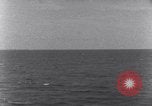 Standbild japanischen Gefangenen Marshall Inseln, 1944, aus Sekunde 29 historischem Filmmaterial Videoclip 65675028034