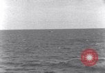 Standbild japanischen Gefangenen Marshall Inseln, 1944, aus Sekunde 48 historischem Filmmaterial Videoclip 65675028034