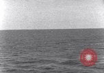 Standbild japanischen Gefangenen Marshall Inseln, 1944, aus Sekunde 49 historischem Filmmaterial Videoclip 65675028034