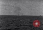 Standbild US-Kriegsschiffe der Pazifikflotte verankert während Zweiten Weltkrieg Majuro Marshall Inseln, 1944, aus Sekunde 10 historischem Filmmaterial Videoclip 65675028037