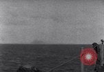Standbild US-Kriegsschiffe der Pazifikflotte verankert während Zweiten Weltkrieg Majuro Marshall Inseln, 1944, aus Sekunde 25 historischem Filmmaterial Videoclip 65675028037