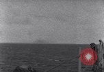 Standbild US-Kriegsschiffe der Pazifikflotte verankert während Zweiten Weltkrieg Majuro Marshall Inseln, 1944, aus Sekunde 27 historischem Filmmaterial Videoclip 65675028037