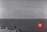 Standbild US-Kriegsschiffe der Pazifikflotte verankert während Zweiten Weltkrieg Majuro Marshall Inseln, 1944, aus Sekunde 56 historischem Filmmaterial Videoclip 65675028037