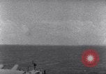 Standbild US-Kriegsschiffe der Pazifikflotte verankert während Zweiten Weltkrieg Majuro Marshall Inseln, 1944, aus Sekunde 59 historischem Filmmaterial Videoclip 65675028037