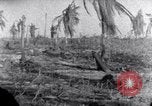 Standbild Wrack auf der Insel Marshall Inseln, 1944, aus Sekunde 5 historischem Filmmaterial Videoclip 65675028039