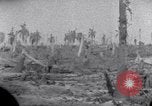 Standbild Wrack auf der Insel Marshall Inseln, 1944, aus Sekunde 15 historischem Filmmaterial Videoclip 65675028039
