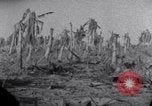 Standbild Wrack auf der Insel Marshall Inseln, 1944, aus Sekunde 23 historischem Filmmaterial Videoclip 65675028039