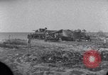Standbild Wrack auf der Insel Marshall Inseln, 1944, aus Sekunde 47 historischem Filmmaterial Videoclip 65675028039