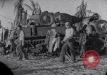Standbild Wrack auf der Insel Marshall Inseln, 1944, aus Sekunde 55 historischem Filmmaterial Videoclip 65675028039
