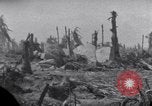 Standbild Wrack auf der Insel Marshall Inseln, 1944, aus Sekunde 62 historischem Filmmaterial Videoclip 65675028039