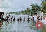 Standbild amerikanische Soldaten Saipan Nördliche Marianen, 1944, aus Sekunde 26 historischem Filmmaterial Videoclip 65675028040