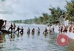 Standbild amerikanische Soldaten Saipan Nördliche Marianen, 1944, aus Sekunde 30 historischem Filmmaterial Videoclip 65675028040