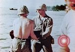 Standbild amerikanische Soldaten Saipan Nördliche Marianen, 1944, aus Sekunde 37 historischem Filmmaterial Videoclip 65675028040