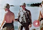 Standbild amerikanische Soldaten Saipan Nördliche Marianen, 1944, aus Sekunde 41 historischem Filmmaterial Videoclip 65675028040