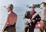 Standbild amerikanische Soldaten Saipan Nördliche Marianen, 1944, aus Sekunde 44 historischem Filmmaterial Videoclip 65675028040