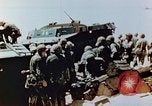 Standbild Marines am Brückenkopf Saipan Nördliche Marianen, 1944, aus Sekunde 10 historischem Filmmaterial Videoclip 65675028041