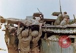 Standbild Marines am Brückenkopf Saipan Nördliche Marianen, 1944, aus Sekunde 20 historischem Filmmaterial Videoclip 65675028041