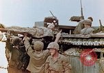 Standbild Marines am Brückenkopf Saipan Nördliche Marianen, 1944, aus Sekunde 23 historischem Filmmaterial Videoclip 65675028041