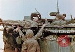 Standbild Marines am Brückenkopf Saipan Nördliche Marianen, 1944, aus Sekunde 25 historischem Filmmaterial Videoclip 65675028041