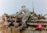 Standbild Marines am Brückenkopf Saipan Nördliche Marianen, 1944, aus Sekunde 28 historischem Filmmaterial Videoclip 65675028041