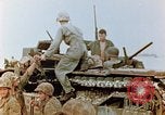 Standbild Marines am Brückenkopf Saipan Nördliche Marianen, 1944, aus Sekunde 32 historischem Filmmaterial Videoclip 65675028041